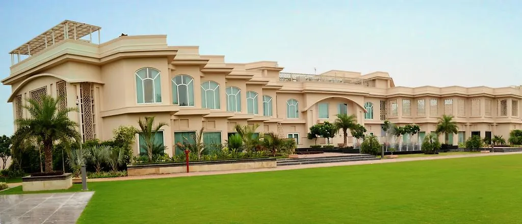 The Umrao Hotel New Delhi 5*,